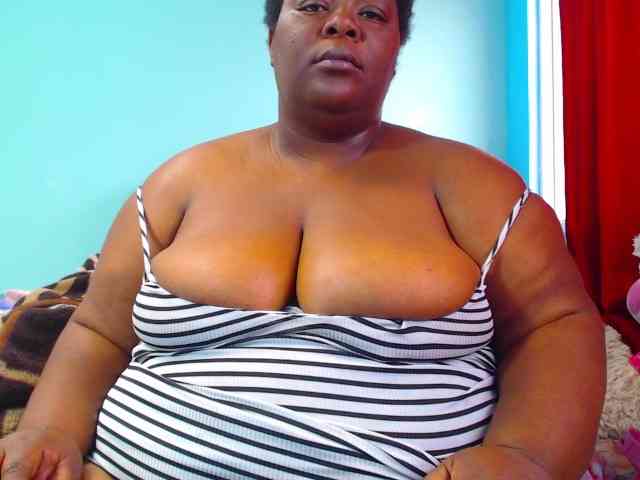 ShantalBBW webcam