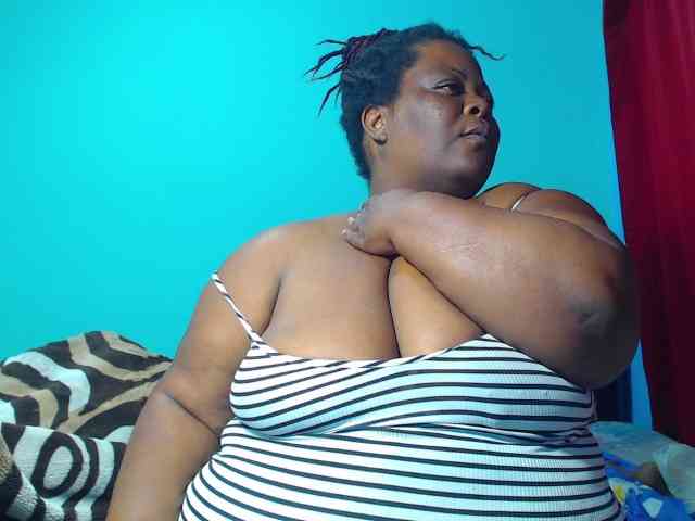 ShantalBBW webcam