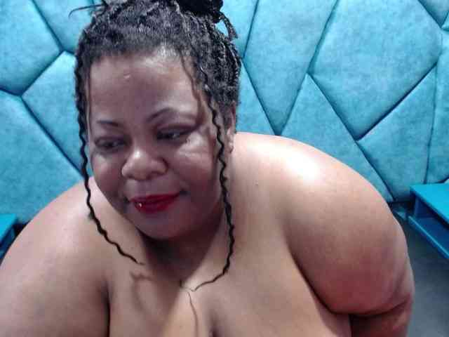 ShantalBBW webcam