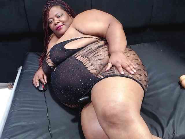 ShantalBBW webcam