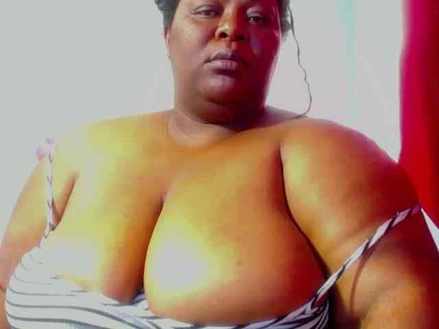 ShantalBBW webcam