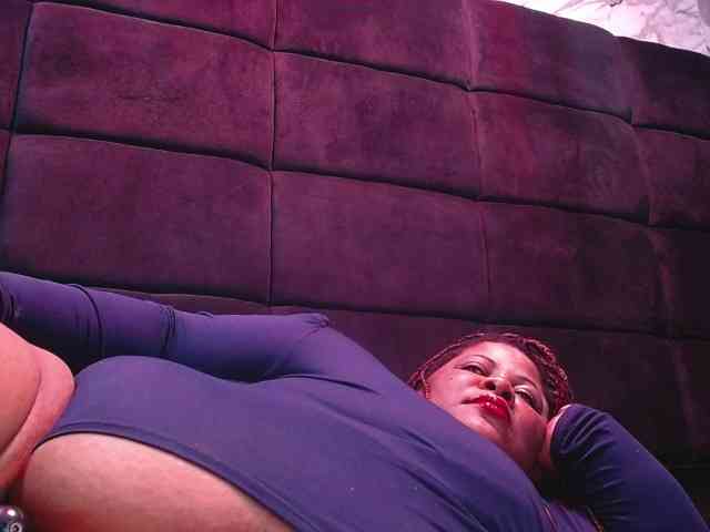 ShantalBBW webcam