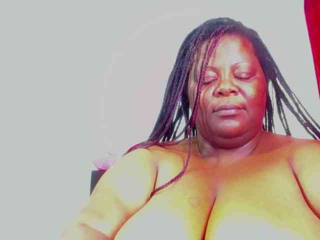 ShantalBBW webcam