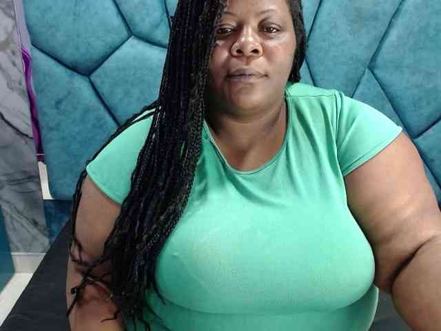 ShantalBBW webcam
