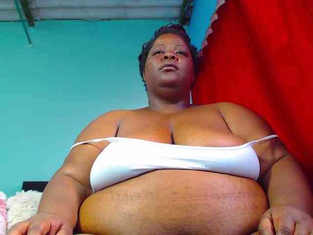 ShantalBBW webcam