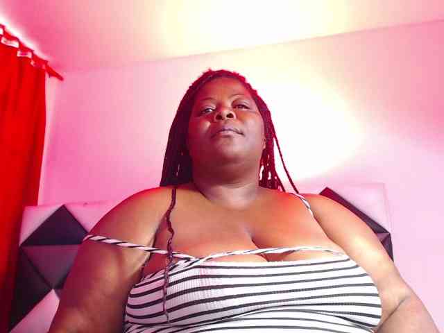 ShantalBBW webcam