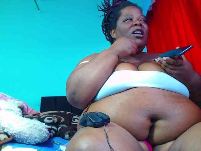ShantalBBW webcam