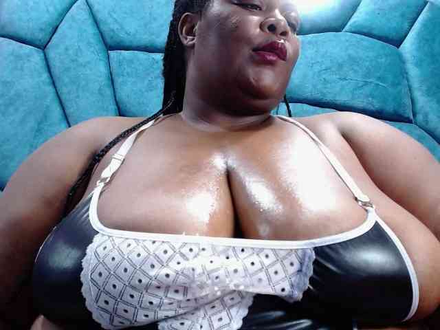 ShantalBBW webcam