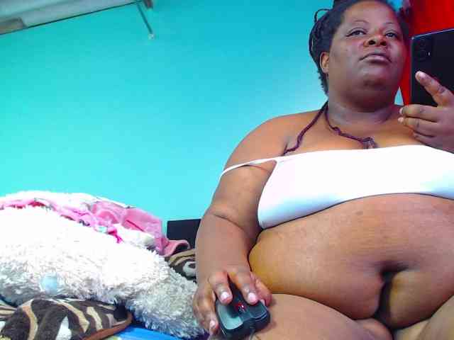 ShantalBBW webcam