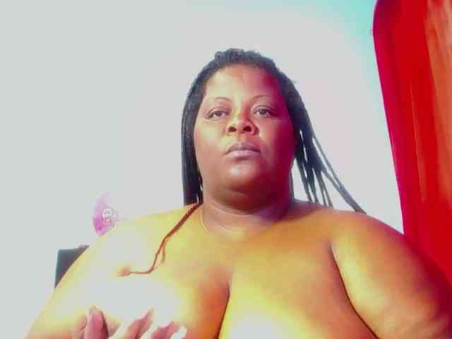 ShantalBBW webcam