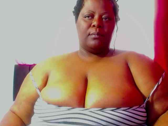 ShantalBBW webcam
