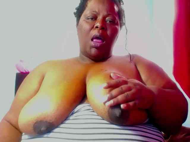 ShantalBBW webcam