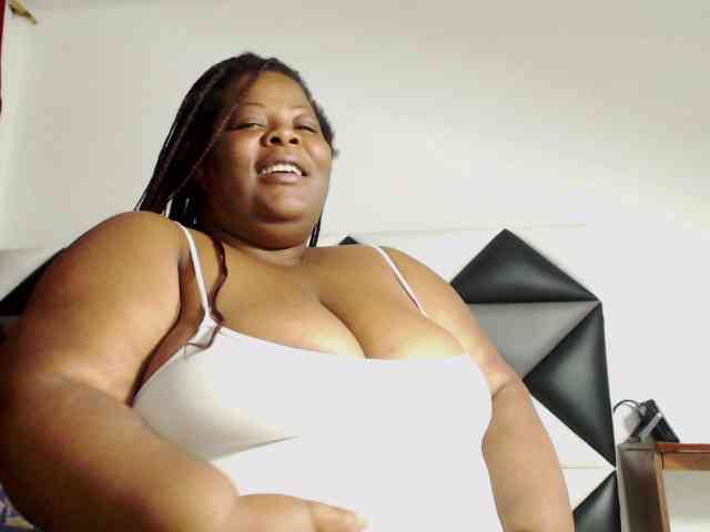 ShantalBBW webcam