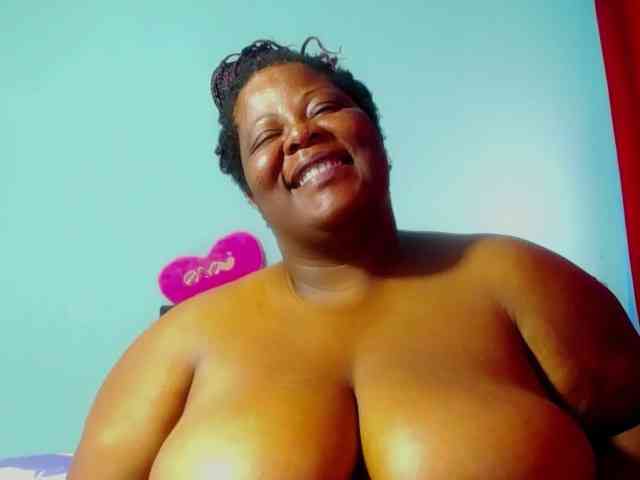 ShantalBBW webcam