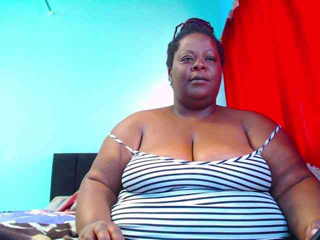 ShantalBBW webcam