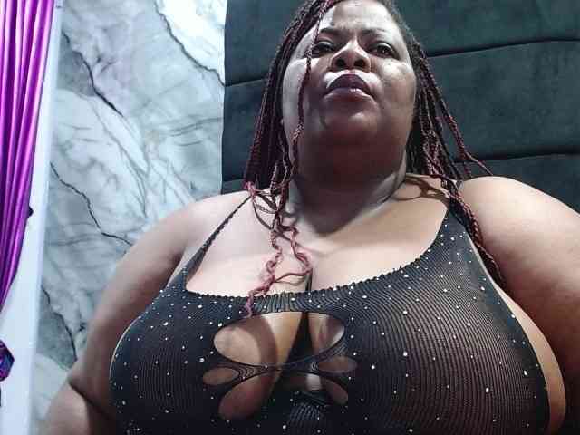 ShantalBBW webcam