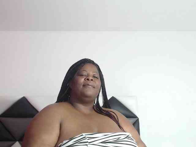 ShantalBBW webcam