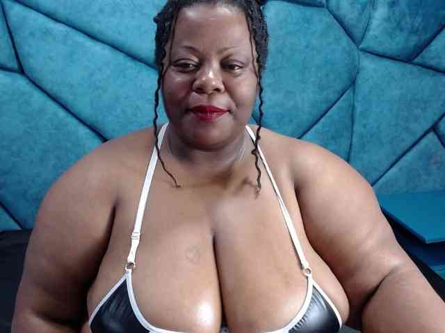 ShantalBBW webcam