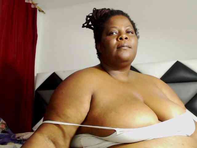 ShantalBBW webcam