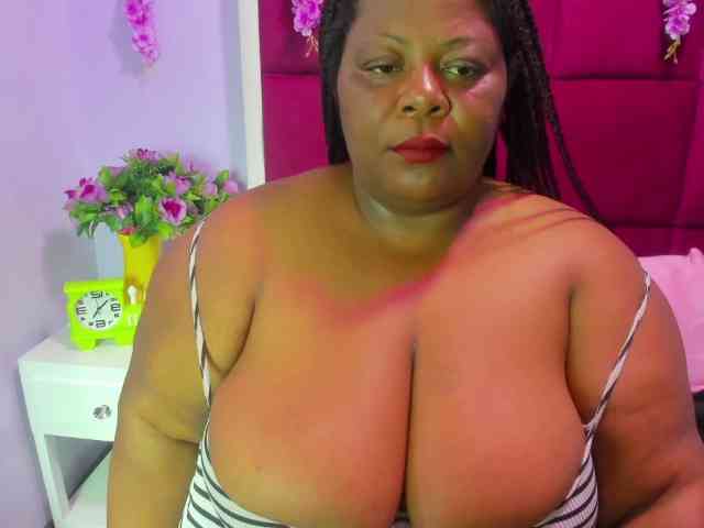 ShantalBBW webcam