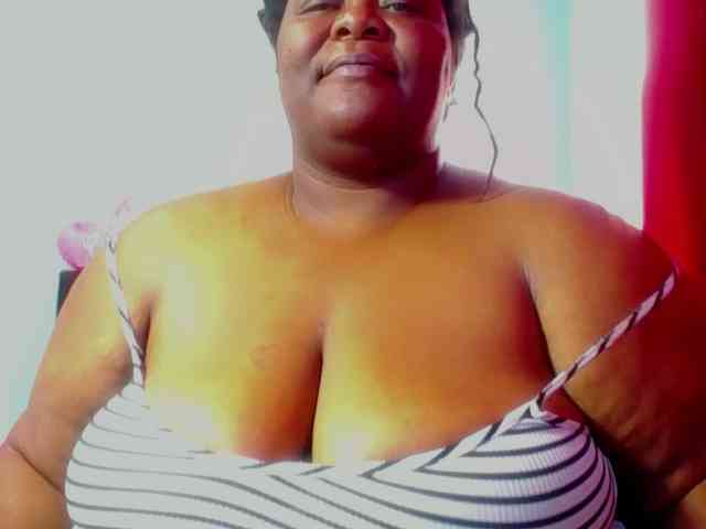 ShantalBBW webcam
