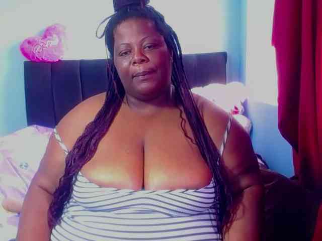 ShantalBBW webcam