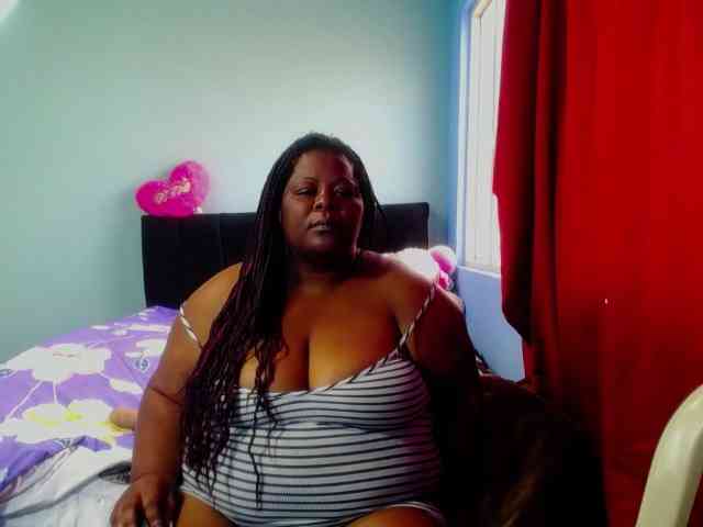 ShantalBBW webcam