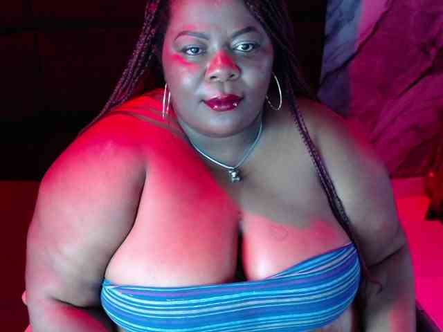 ShantalBBW webcam