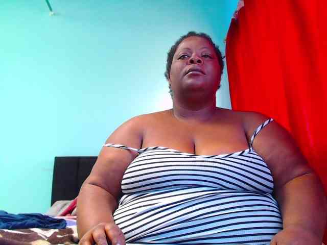 ShantalBBW webcam