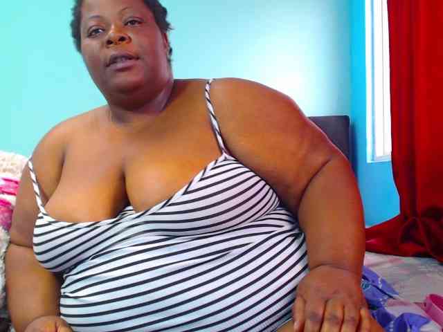 ShantalBBW webcam