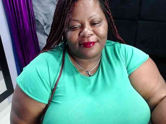 ShantalBBW webcam