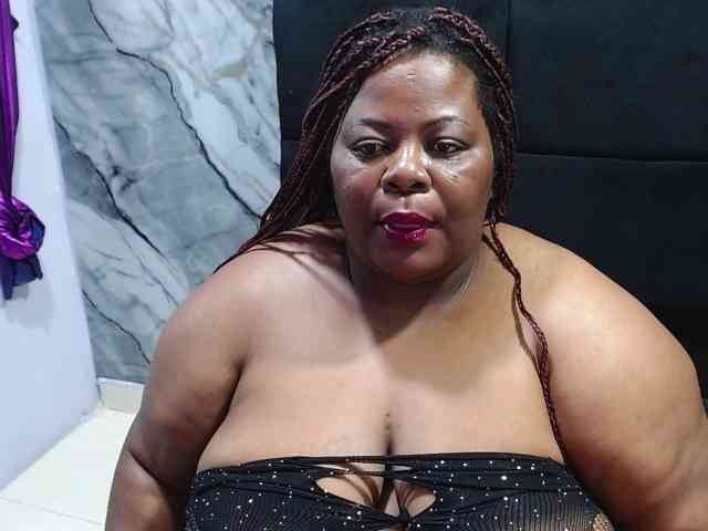 ShantalBBW webcam