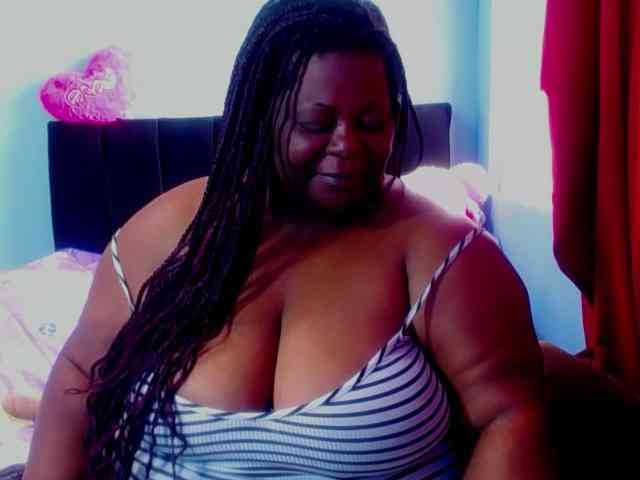 ShantalBBW webcam
