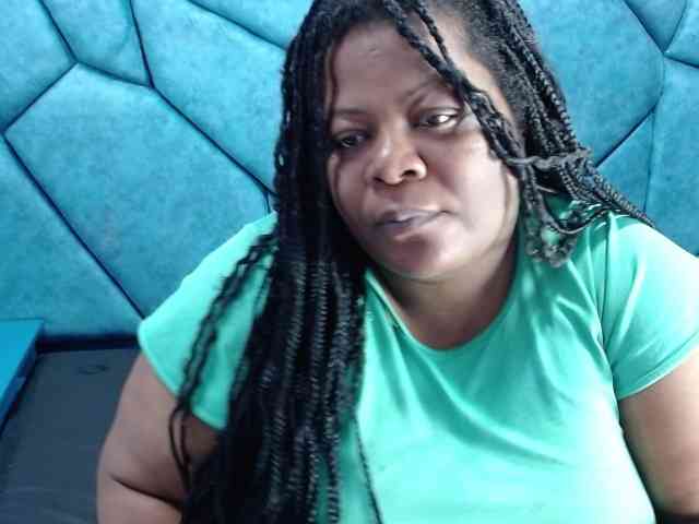 ShantalBBW webcam