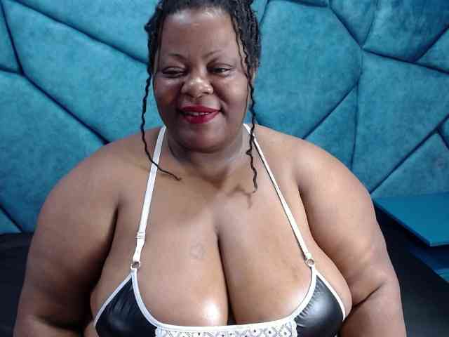 ShantalBBW webcam