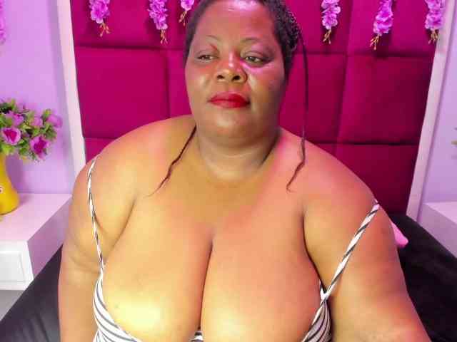 ShantalBBW webcam