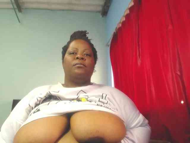 ShantalBBW webcam