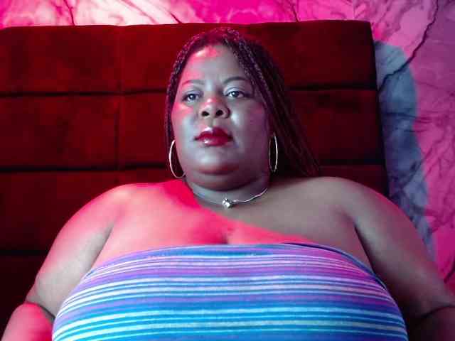 ShantalBBW webcam