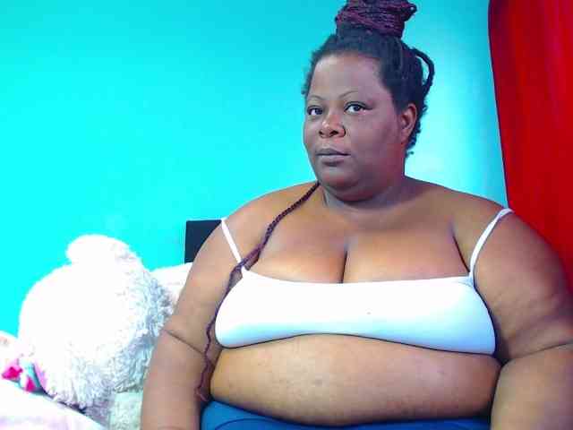 ShantalBBW webcam
