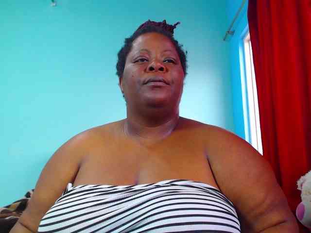 ShantalBBW webcam