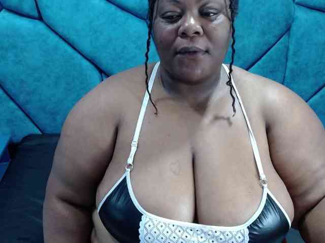 ShantalBBW webcam