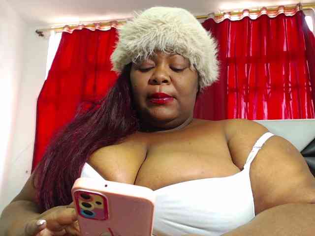 ShantalBBW webcam