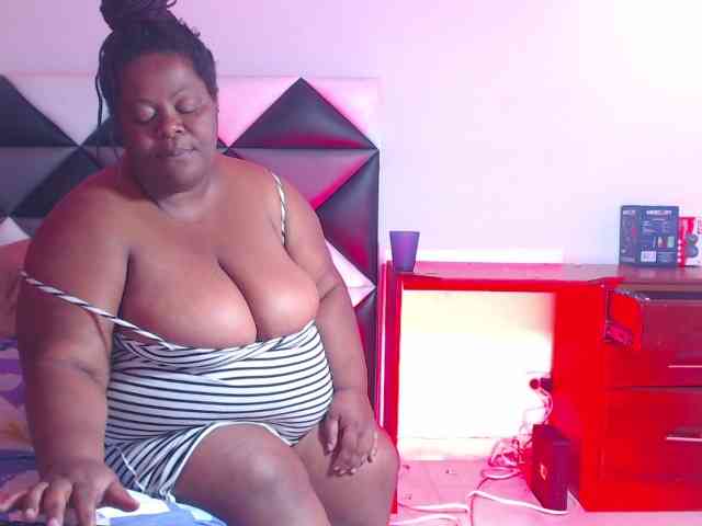 ShantalBBW webcam