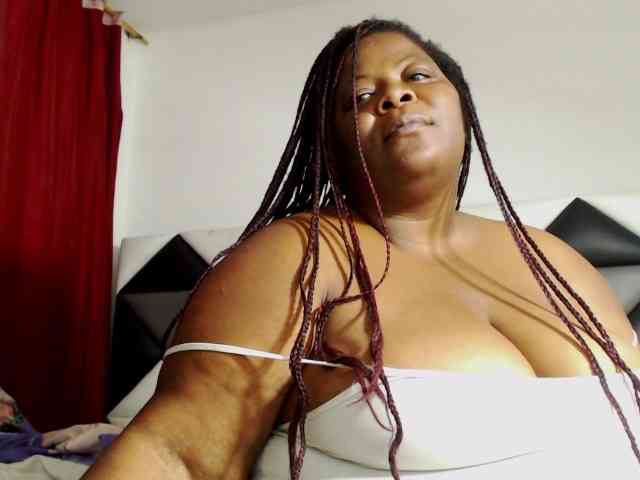 ShantalBBW webcam
