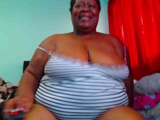 ShantalBBW webcam