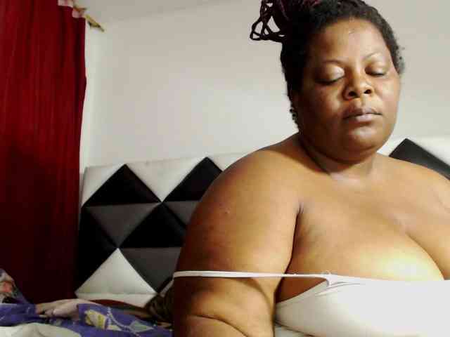 ShantalBBW webcam