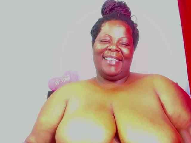 ShantalBBW webcam