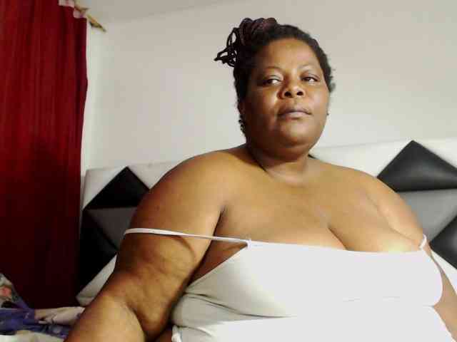 ShantalBBW webcam