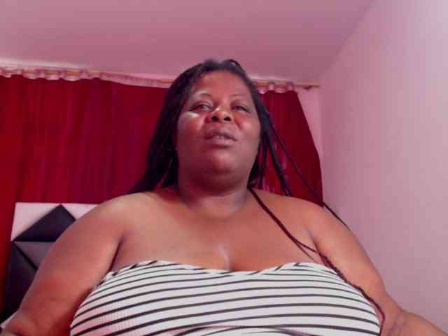 ShantalBBW webcam