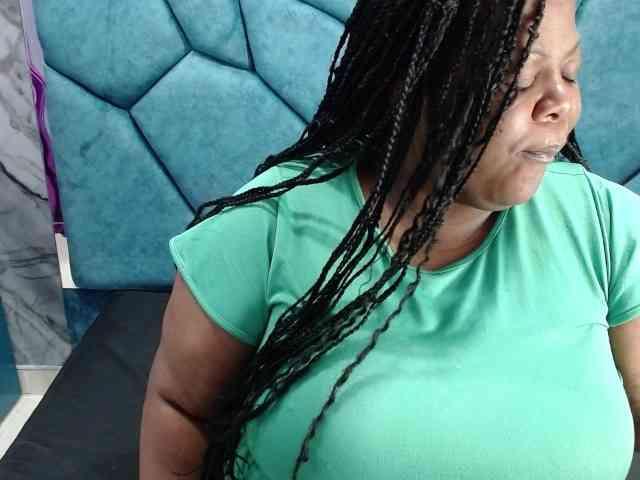 ShantalBBW webcam